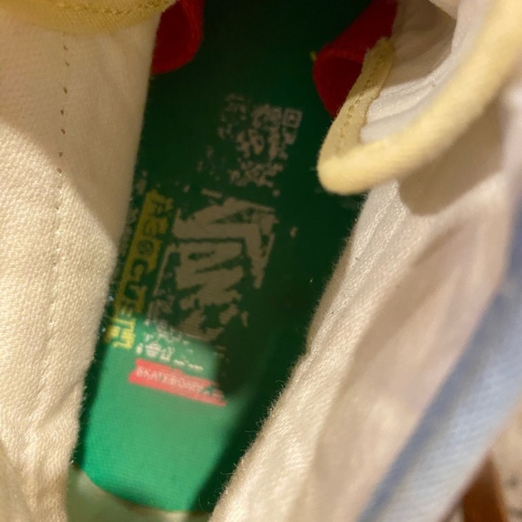 VANS x Sesame Street The Lizzie Elmo Embroidered Characters Shoe Mens Size 11 - Picture 4 of 11